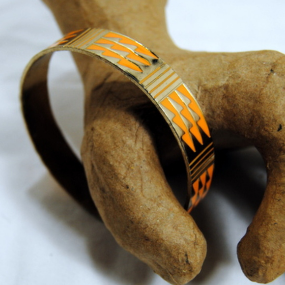 Gold Bracelet Cuff Engraved Triangular Design - Picture 3 of 4